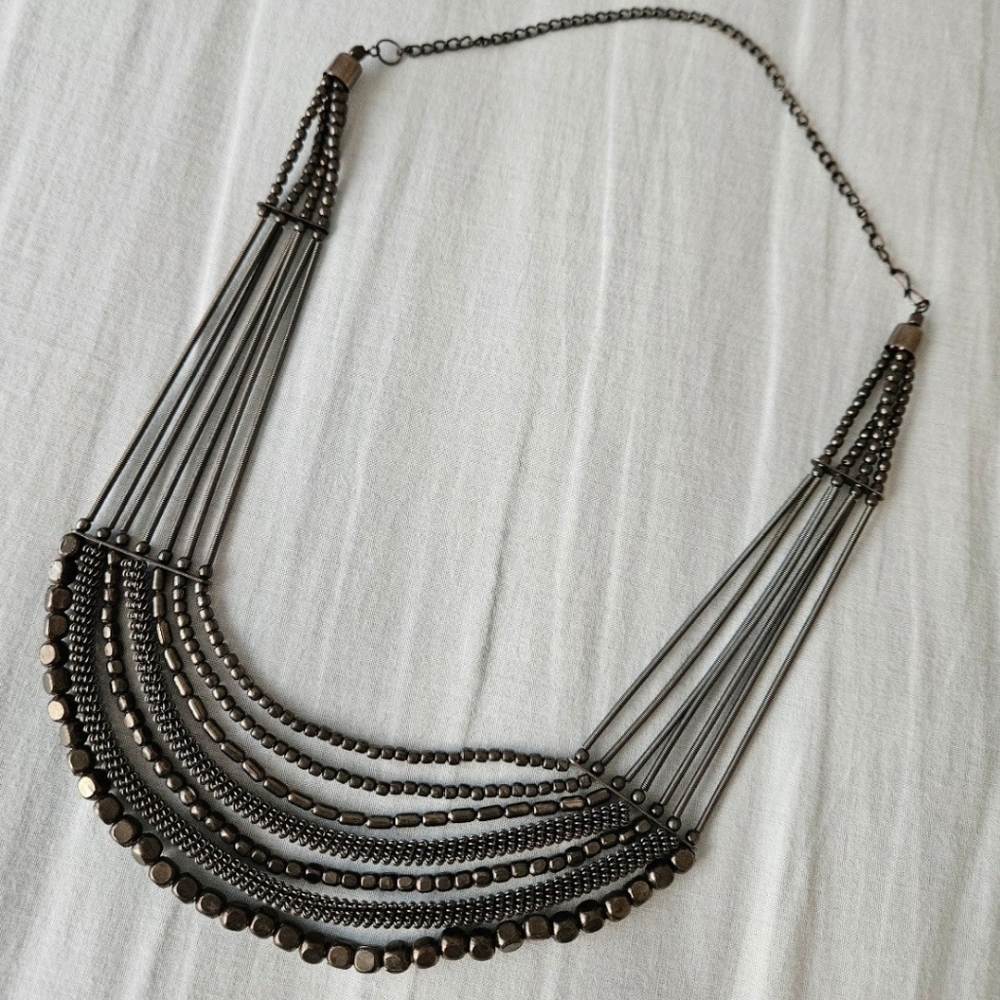 Women's jewelry necklace